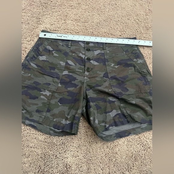 32 Anthropologie wanderer utility shorts moss green blue camo - Picture 17 of 17